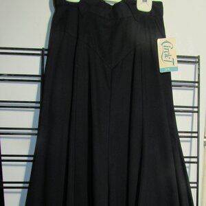 Western Skirt Long Gored V yoke zip and button back sized